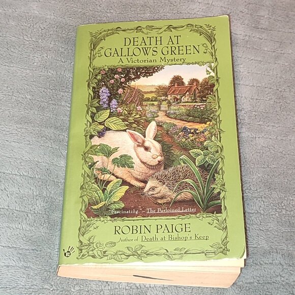 Book Beatrix Potter Victorian Mystery Death at Gallows Green Robin Paige England - Picture 1 of 8